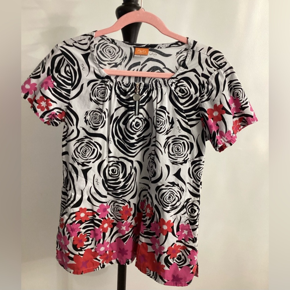NRG By Barco Women’s Scrub Top - Small